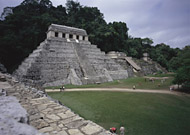 Mayan Temple of the Inscriptions at Palenque Ruins - palenque mayan ruins,palenque mayan temple,mayan temple pictures,mayan ruins photos